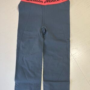 Lululemon leggings or tights